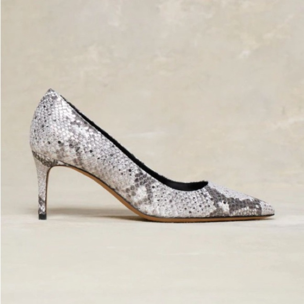 M. Gemi Esatto pointed toe heel